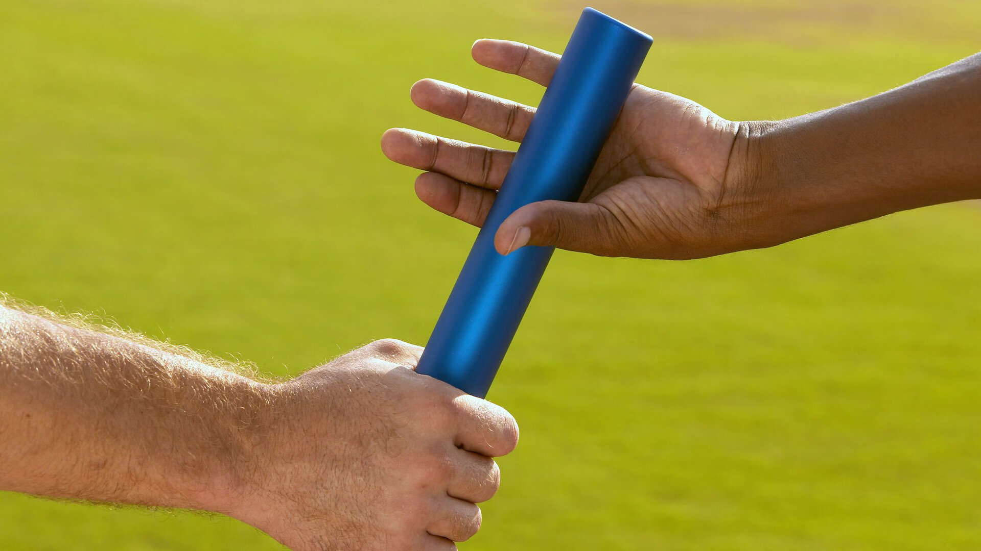 英超裁判采用最新技术，判罚更精准，2021赛季英超裁判